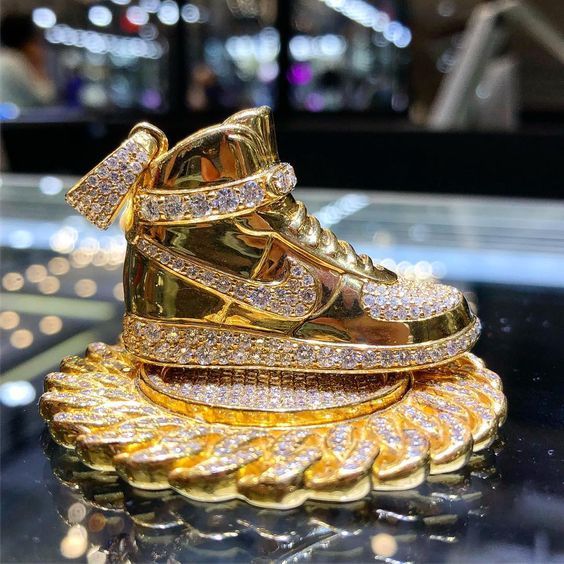 The Luxury of Expensive Shoes: Is the Price Tag Worth It?